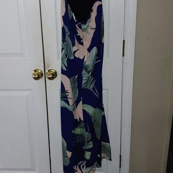Latiste  by Amy Navy green cream floral halter open back maxi dress Sz M - Picture 6 of 9